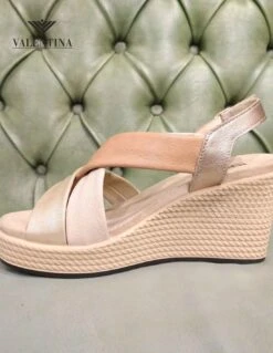 Sandali Con Zeppe Alte 9 Sandali Con Zeppe Alte -Stile pelletteria sandali con zeppe alte 2