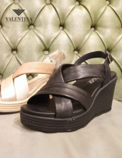 Sandali Con Zeppe Alte 11 Sandali Con Zeppe Alte -Stile pelletteria sandali con zeppe alte 4