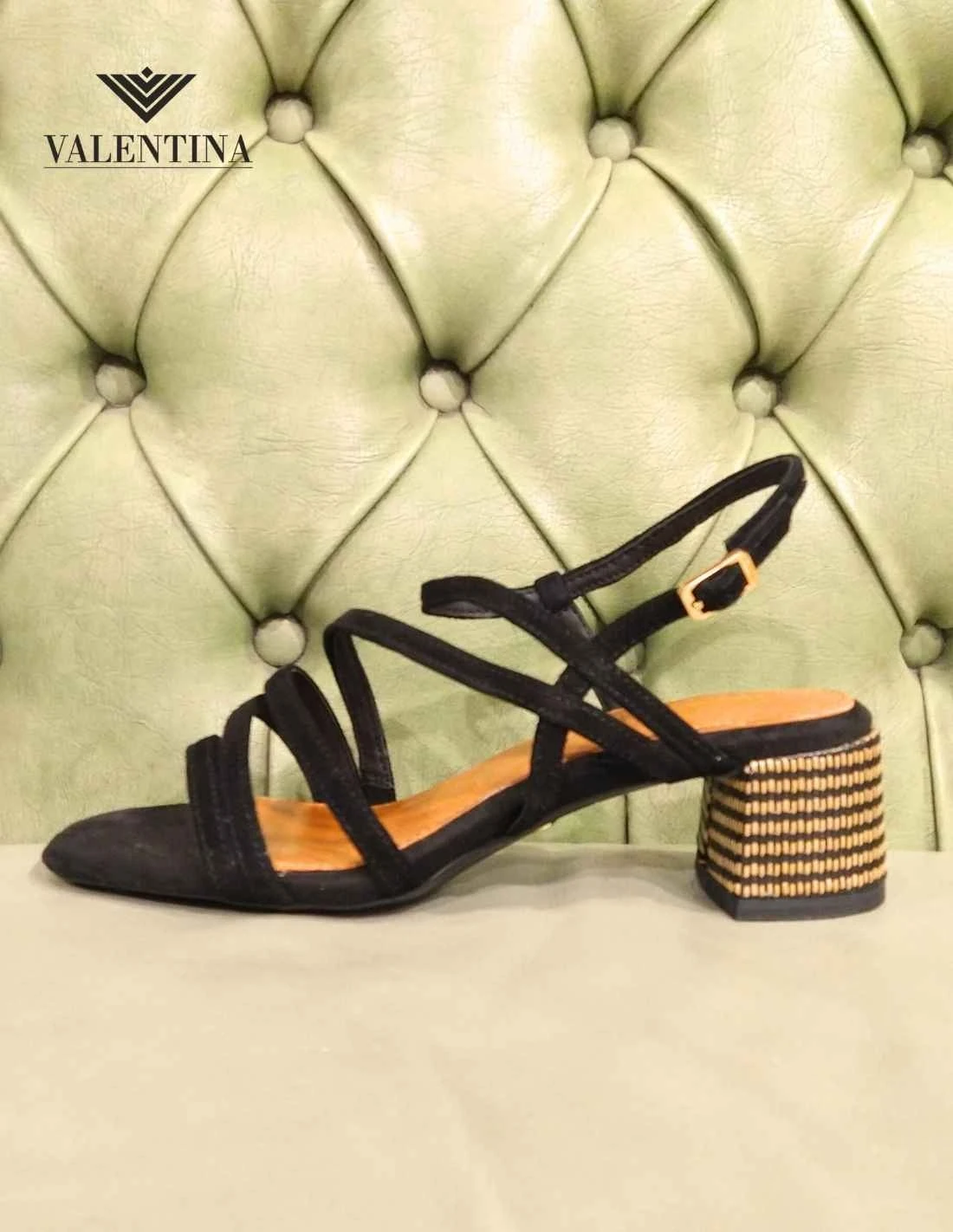 Tamaris Sandali Eleganti In Pelle Nera E Tacco Medio 4 Tamaris Sandali Eleganti In Pelle Nera E Tacco Medio - immagine 2