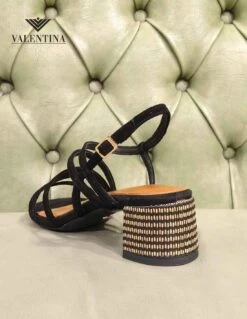 Tamaris Sandali Eleganti In Pelle Nera E Tacco Medio 10 Tamaris Sandali Eleganti In Pelle Nera E Tacco Medio -Stile pelletteria sandali eleganti in pelle nera e tacco medio 2