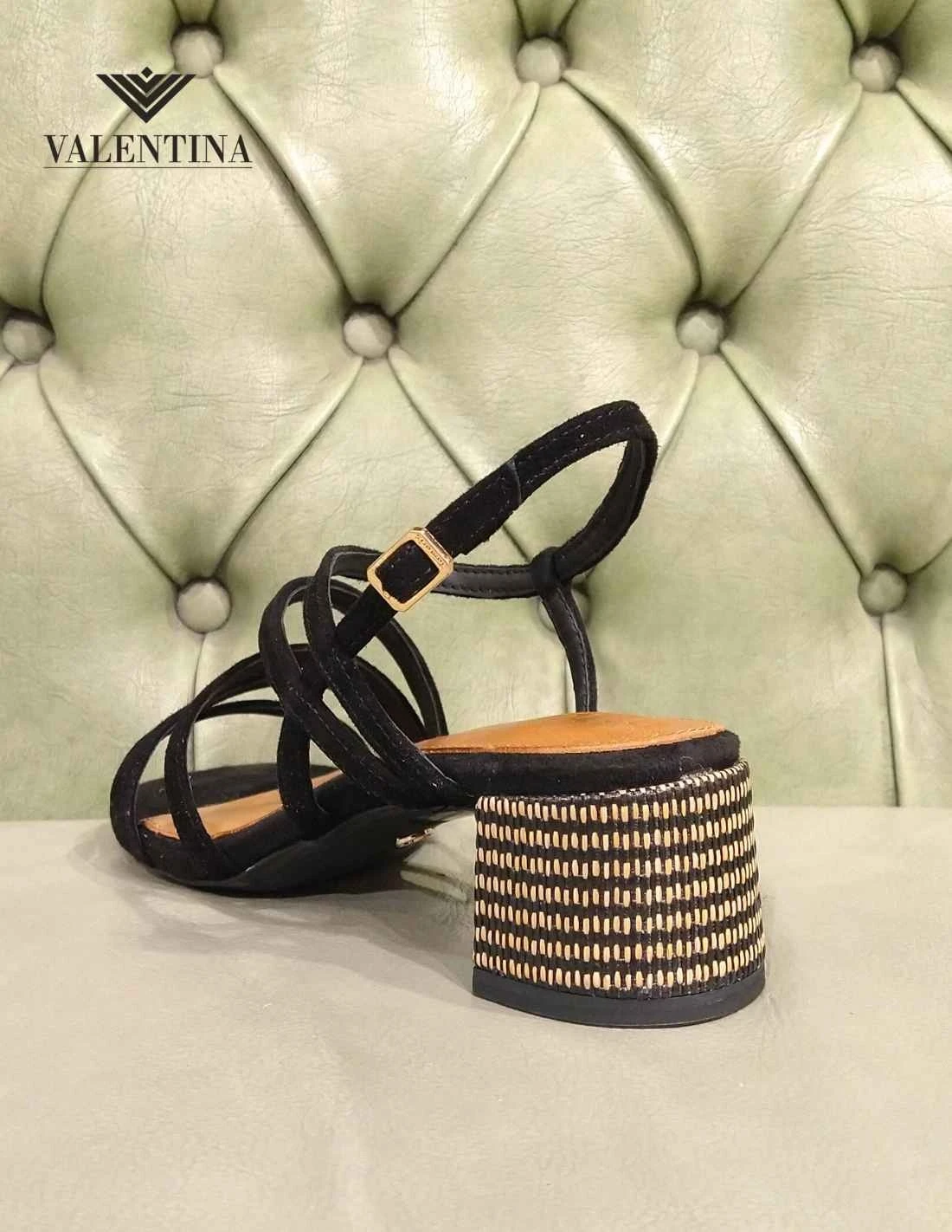 Tamaris Sandali Eleganti In Pelle Nera E Tacco Medio 5 Tamaris Sandali Eleganti In Pelle Nera E Tacco Medio - immagine 3