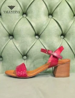 Sandali In Pelle Artigianali Da Donna, Con Tacco Medio 6 Sandali In Pelle Artigianali Da Donna, Con Tacco Medio -Stile pelletteria sandali in pelle artigianali da donna con tacco medio 1