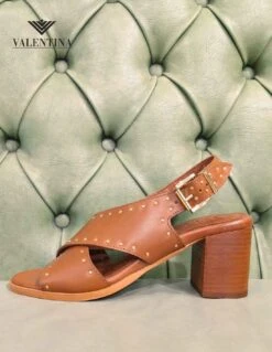 Sandali Incrociati Con Tacco Alto 6 Sandali Incrociati Con Tacco Alto -Stile pelletteria sandali incrociati con tacco alto 1