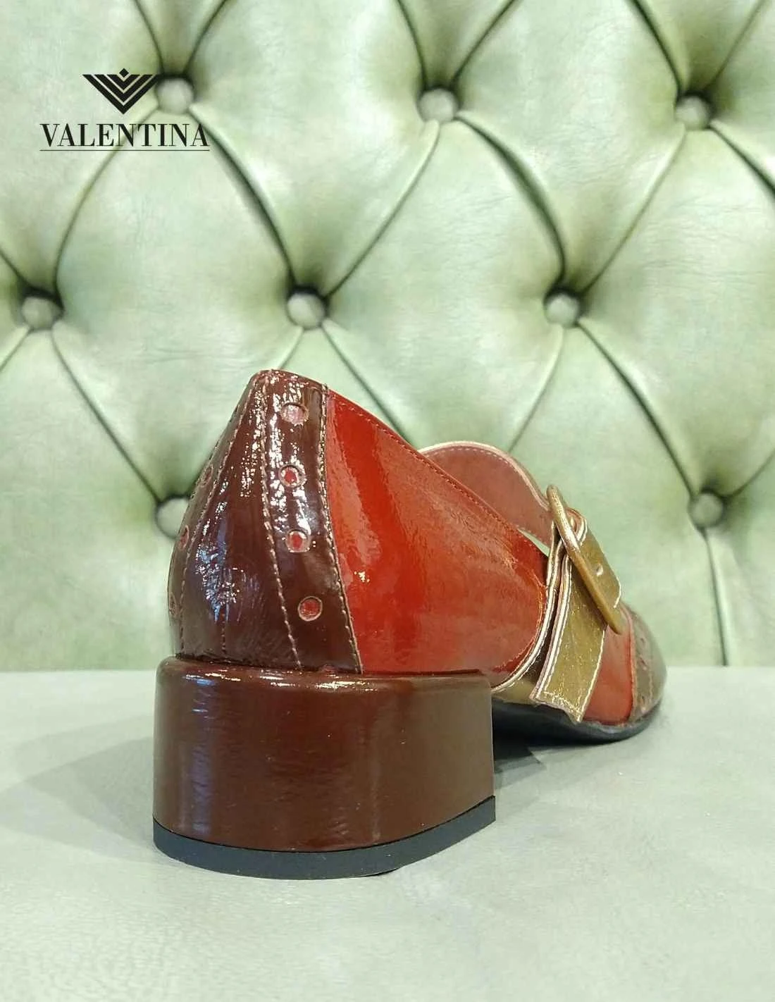 Scarpe Con Laccetto, Moda 2024-25 4 Scarpe Con Laccetto, Moda 2024-25 - immagine 2