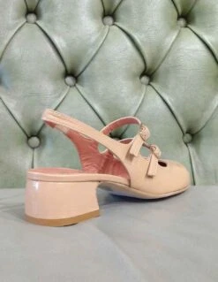 Scarpe In Vernice Con Cinturini In Pelle 9 Scarpe In Vernice Con Cinturini In Pelle -Stile pelletteria scarpe in vernice con cinturini in pelle 2