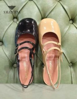 Scarpe In Vernice Con Cinturini In Pelle 11 Scarpe In Vernice Con Cinturini In Pelle -Stile pelletteria scarpe in vernice con cinturini in pelle 4