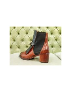 Stivaletti Bicolore Con Tacco 9 Stivaletti Bicolore Con Tacco -Stile pelletteria stivaletti bicolore con tacco 2