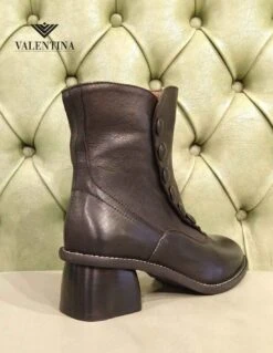 Stivaletti Con Bottoni, Made In Italy 8 Stivaletti Con Bottoni, Made In Italy -Stile pelletteria stivaletti con bottoni 2