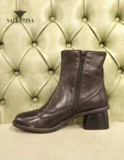 Stivaletti Con Bottoni, Made In Italy 9 Stivaletti Con Bottoni, Made In Italy -Stile pelletteria stivaletti con bottoni 3