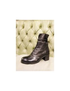 Stivaletti Neri Allacciati Con Tacco