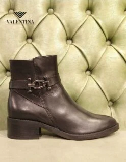 Stile pelletteria -Stile pelletteria stivaletti neri con tacco largo 1