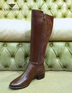 Caprice Stivali In Pelle Con Fibbia 19 Caprice Stivali In Pelle Con Fibbia -Stile pelletteria stivali in pelle con fibbia 2