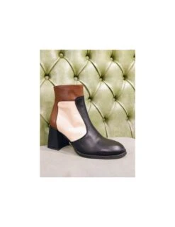 Tronchetti Colorati Con Tacco Alto E Grosso 8 Tronchetti Colorati Con Tacco Alto E Grosso -Stile pelletteria tronchetti colorati con tacco alto e grosso 2