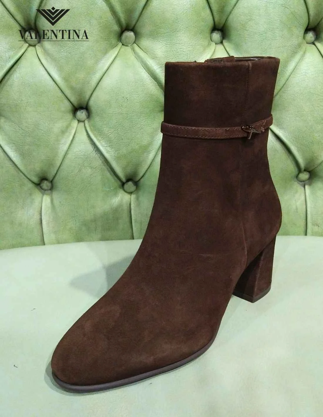 Tamaris Tronchetti Eleganti Da Donna, Moda 2024 5 Tamaris Tronchetti Eleganti Da Donna, Moda 2024 - immagine 3