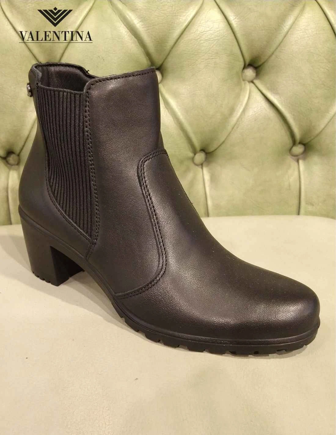 Tronchetti Neri Con Tacco Largo 5 Tronchetti Neri Con Tacco Largo - immagine 3