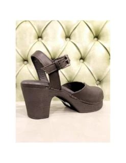 Zoccoli Chiusi Davanti Con Tacco Alto 8 Zoccoli Chiusi Davanti Con Tacco Alto -Stile pelletteria zoccoli chiusi davanti con tacco alto 2